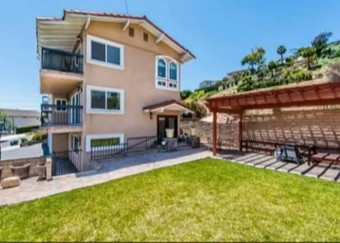 Hilltop Oasis Near Palos Verdes